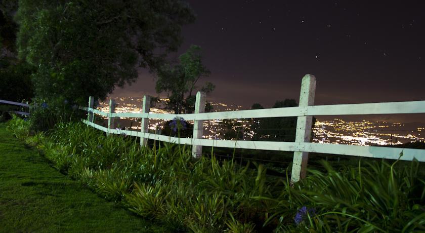 Altura Hotel Poasito エクステリア 写真